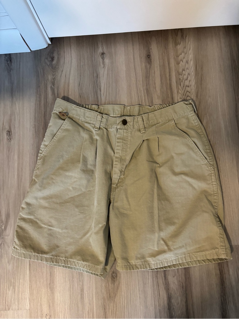 Vintage Wrangler Rugged Wear Khaki Canvas Shorts Size 34 Elastic Waist Bass Fish